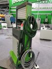 円の紙やすりで磨く機械緑BL-501を運転する収塵袋の吸引のホース モーター